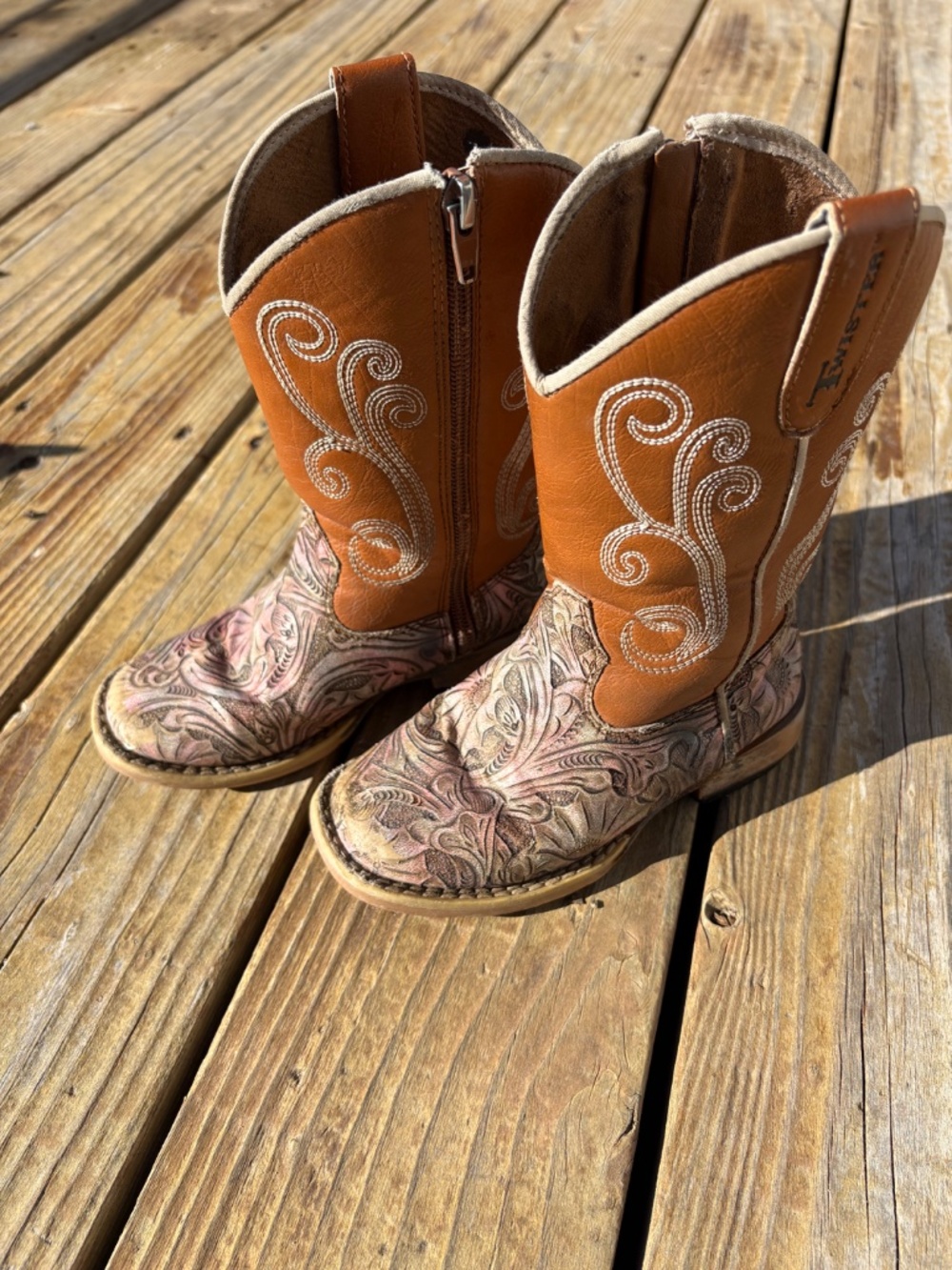 Shoes - Picture 2 of 5